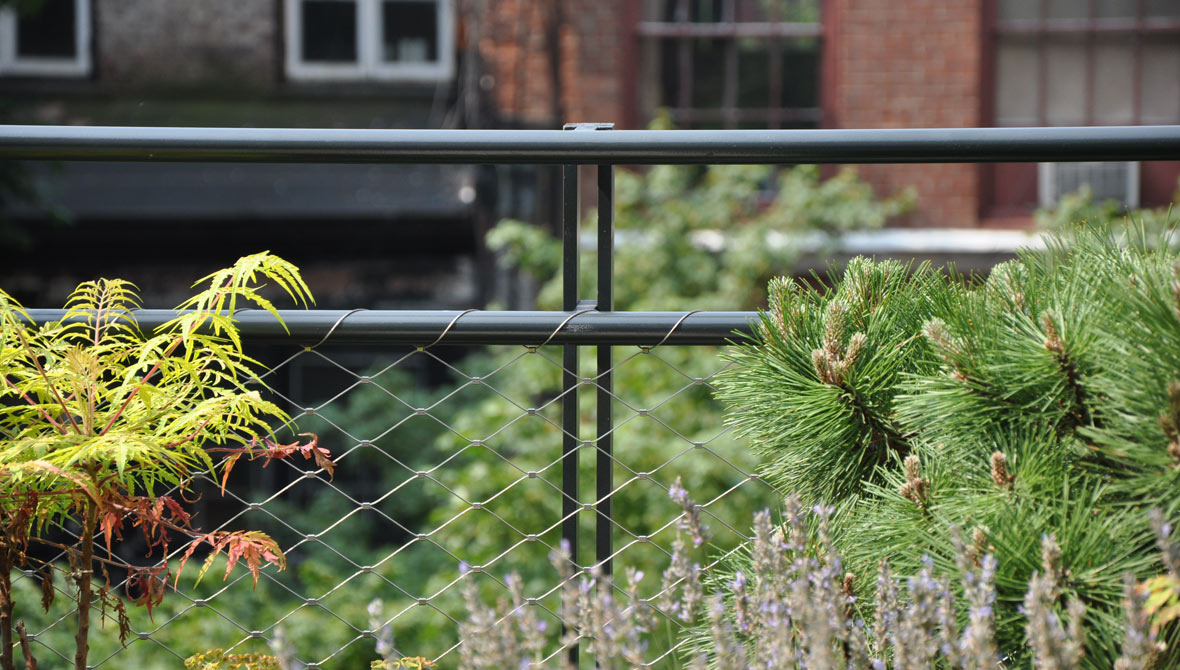 terrace custom steel handrail connection